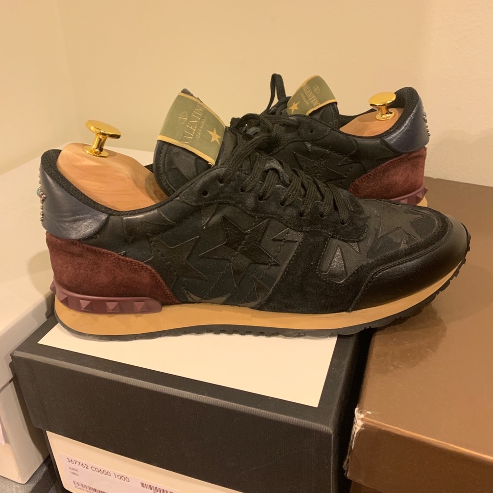 SOLD Valentino Garavani Rockrunner Star Sneakers